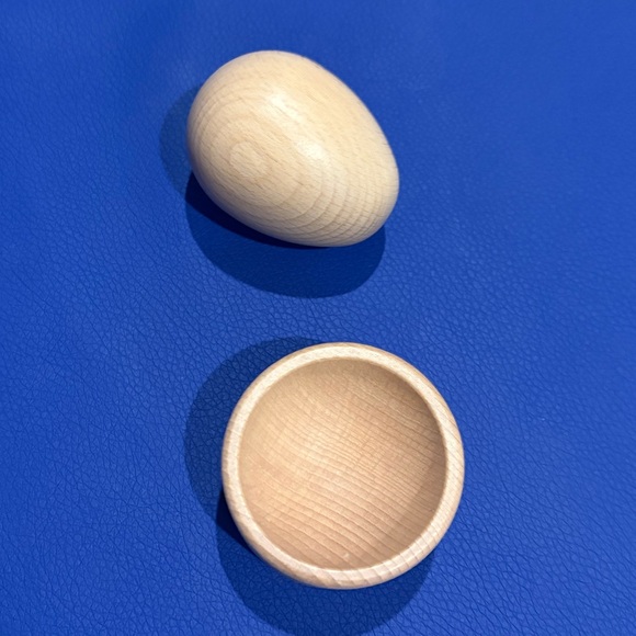 Lovevery 9-10M Montessori Toys and Guide. In great like new condition - Picture 12 of 14